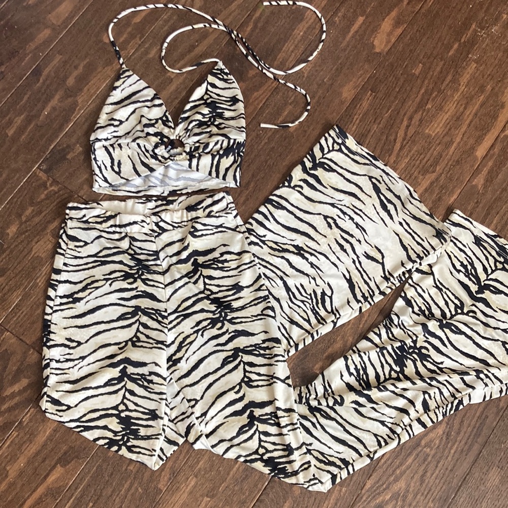 Tiger stripe set
